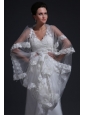 Exquisite V-neck A-line Lace Appliques Wedding Dress with Court Train