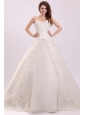 Sweetheart Ball Gown Appliques Decorate Wedding Dress with Train