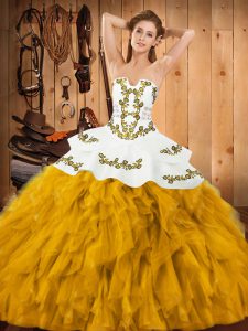 Modern Sleeveless Embroidery and Ruffles Lace Up Sweet 16 Dress