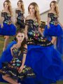 Off The Shoulder Sleeveless Lace Up 15 Quinceanera Dress Royal Blue Tulle
