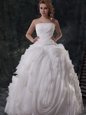 Sexy White Ball Gowns Beading and Appliques Bridal Gown Lace Up Tulle Sleeveless With Train