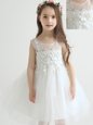 Scoop White Sleeveless Appliques and Bowknot Knee Length Flower Girl Dresses