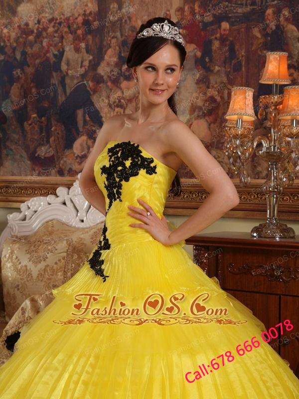 Beautiful Yellow Quinceanera Dress Strapless Organza Appliques Ball Gown