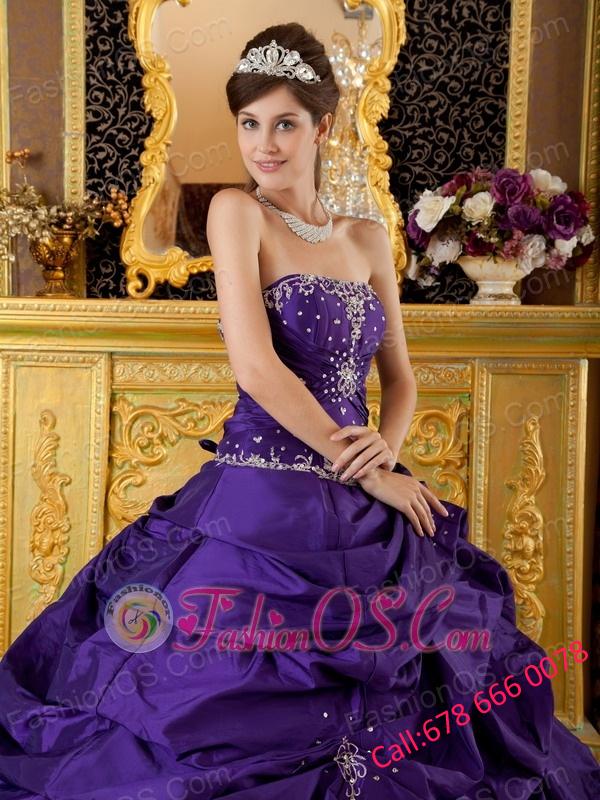 Classical Purple Quinceanera Dress Strapless Taffeta Appliques Ball Gown