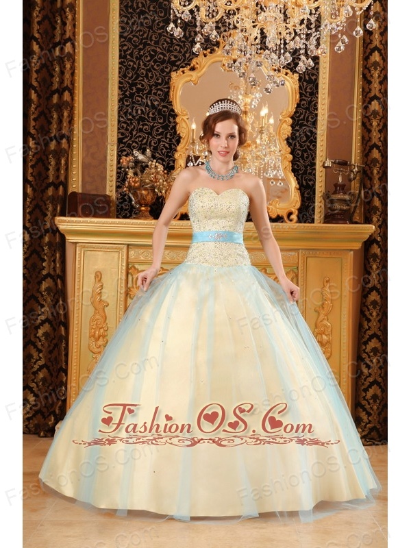 Elegant Light Yellow Quinceanera Dress Sweetheart Beading Satin and Organza Champagne A-line