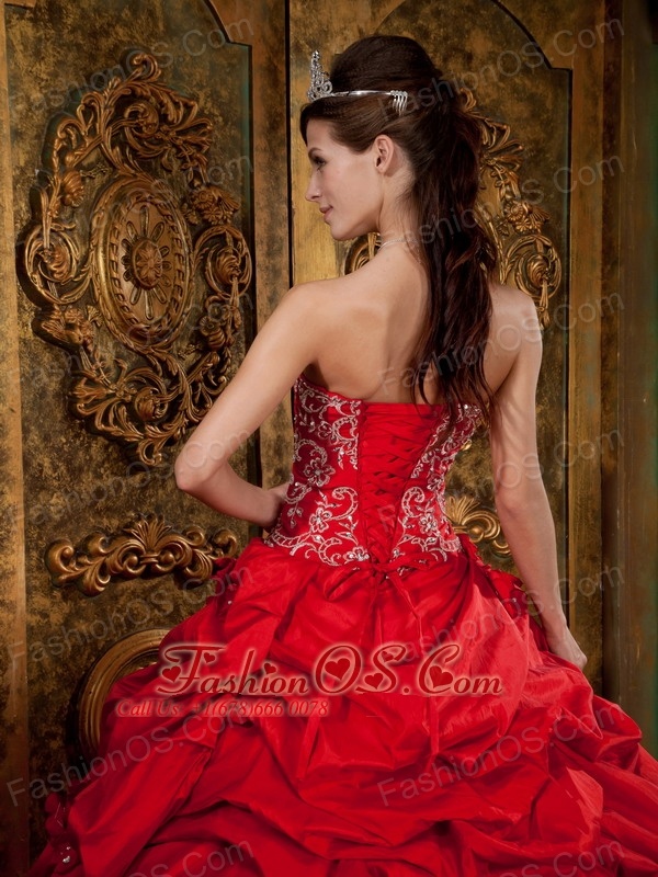 Wonderful Red Quinceanera Dress Sweetheart Taffeta Beading and Appliques Ball Gown