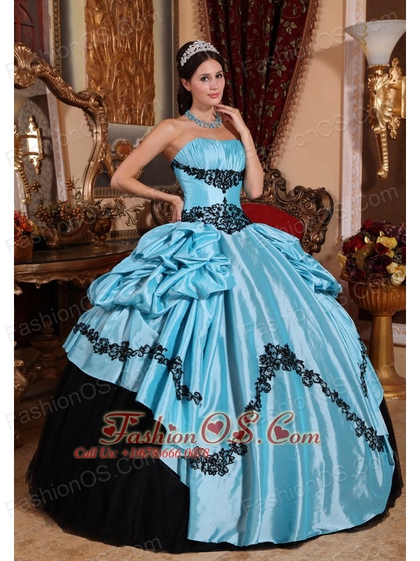 Simpel Baby Blue and Black Sweet 16 Dress Strapless Taffeta Appliques Ball Gown
