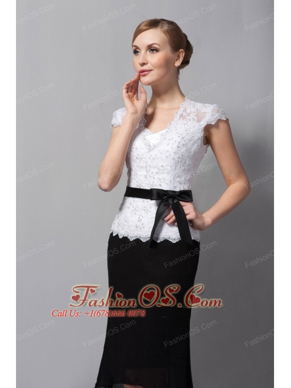 Modest Black and White Mother Of The Bride Dress Column Square Sash Tea-length Lace and Chiffon