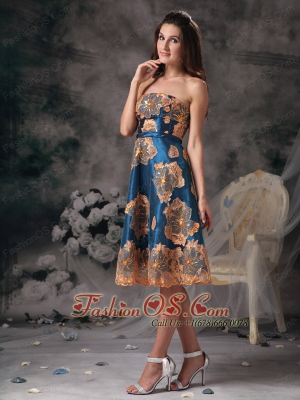 Beautiful Colorful A-line Strapless Mother Of Bride Dress Appliques Knee-length