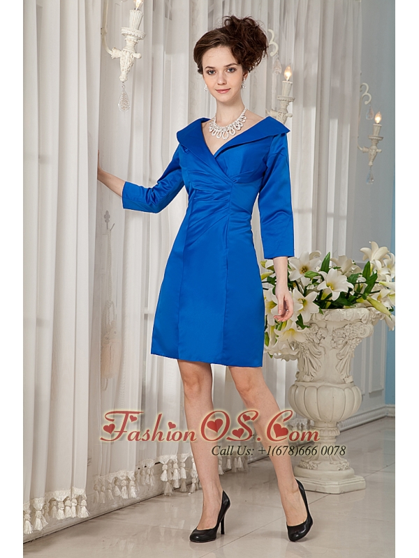 Modest Royal Blue Mother Of The Bride Dress Column V-neck Taffeta Ruch Knee-length