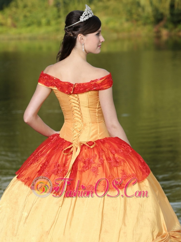 Colorful Off The Shoulder Neckline For Quinceanera Dress With Appliques
