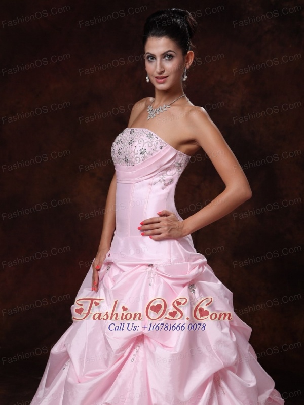 Pick-ups Pink Strapless A-Line Chapel Train Taffeta Customize 2013 New Styles Wedding Dress