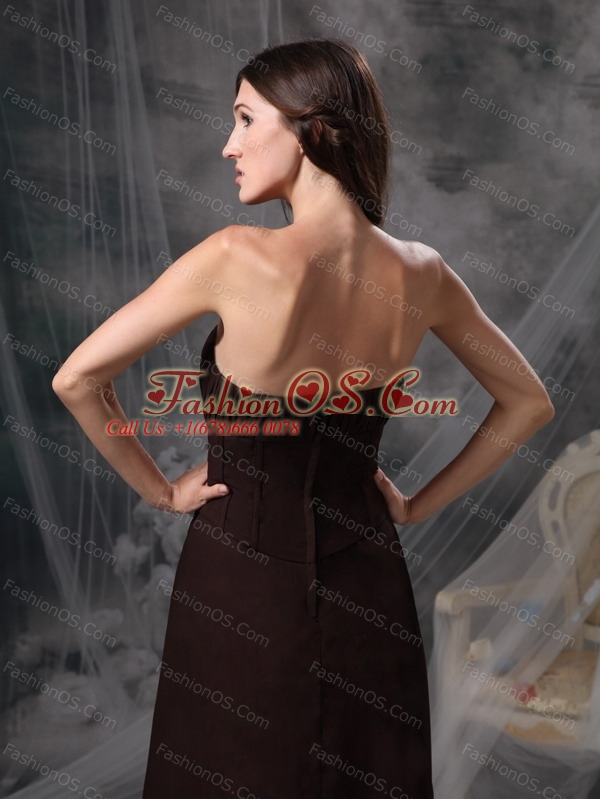 Brown Strapless Ruch Long Dama Dress