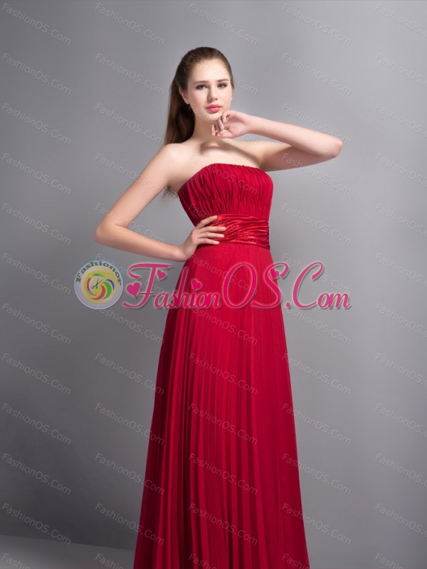Red Pleat Strapless Floor-length Dama Dress