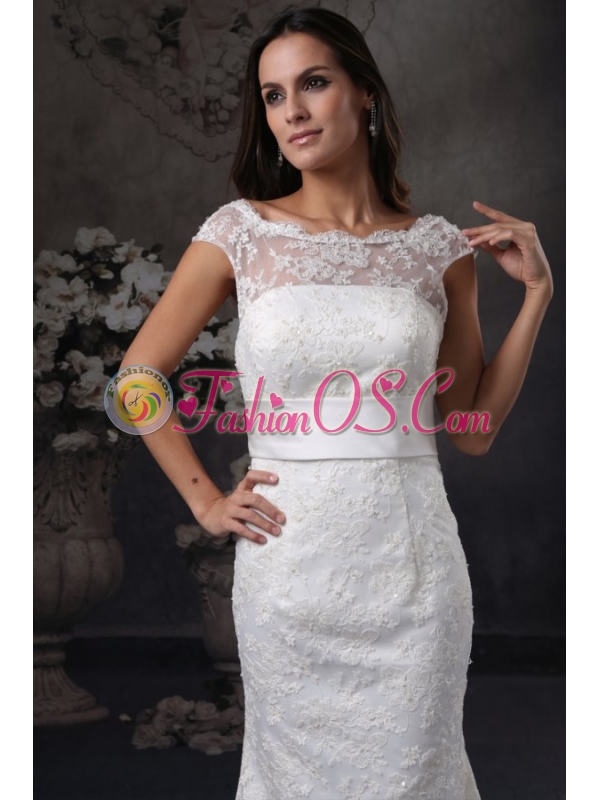 Luxurious Column Scoop Lace Wedding Dress with Watteau Train