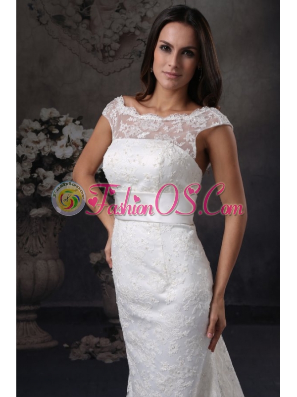 Luxurious Column Scoop Lace Wedding Dress with Watteau Train